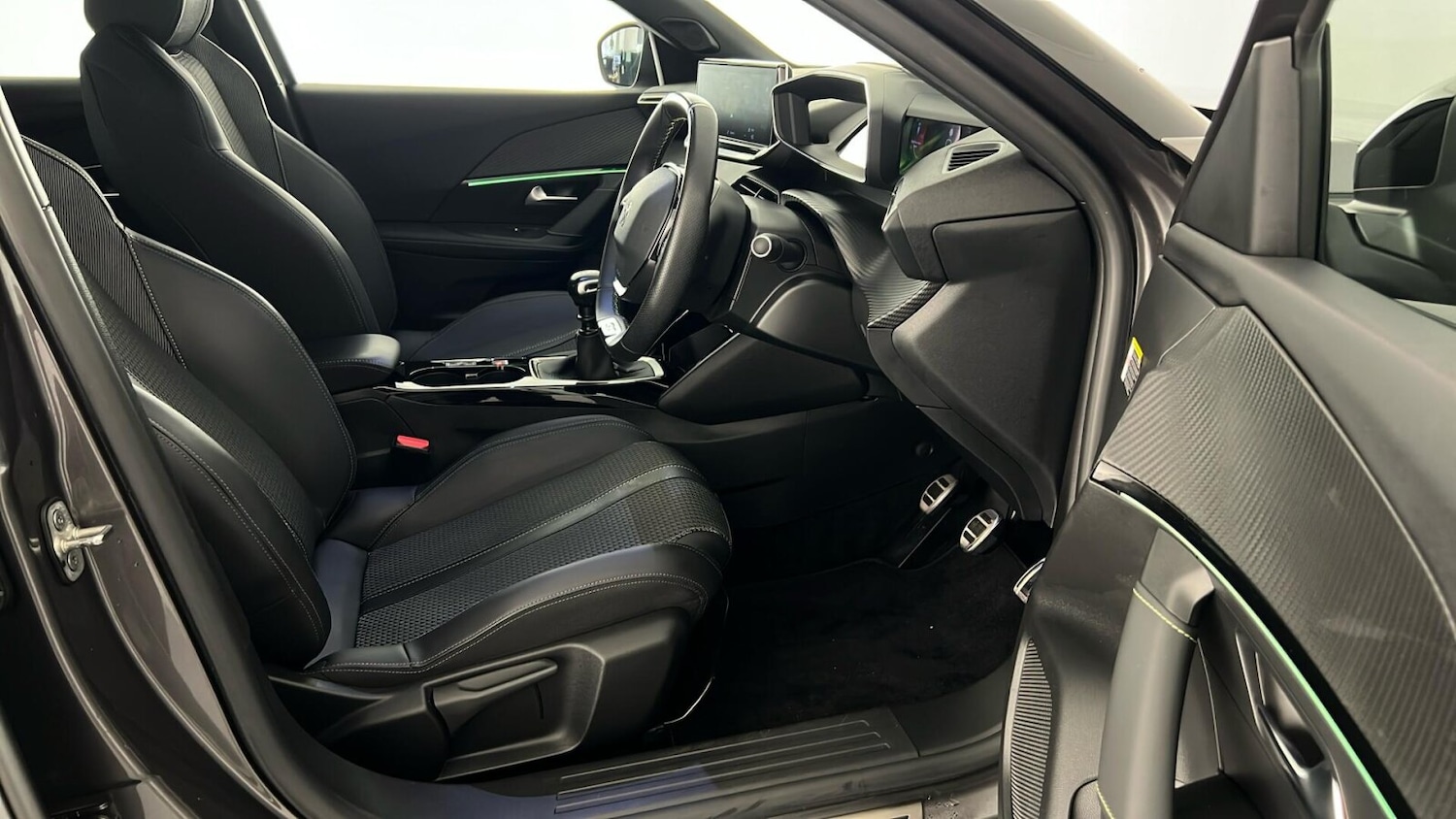 Used Peugeot 2008 2021 for sale - 76104112: Photo 16