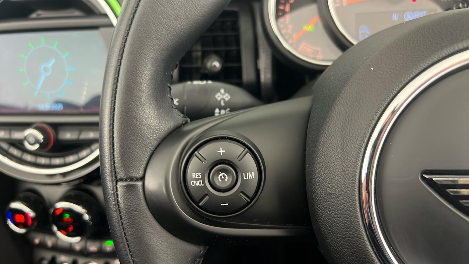 Used MINI Convertible 2018 for sale - 77256370: Photo 18