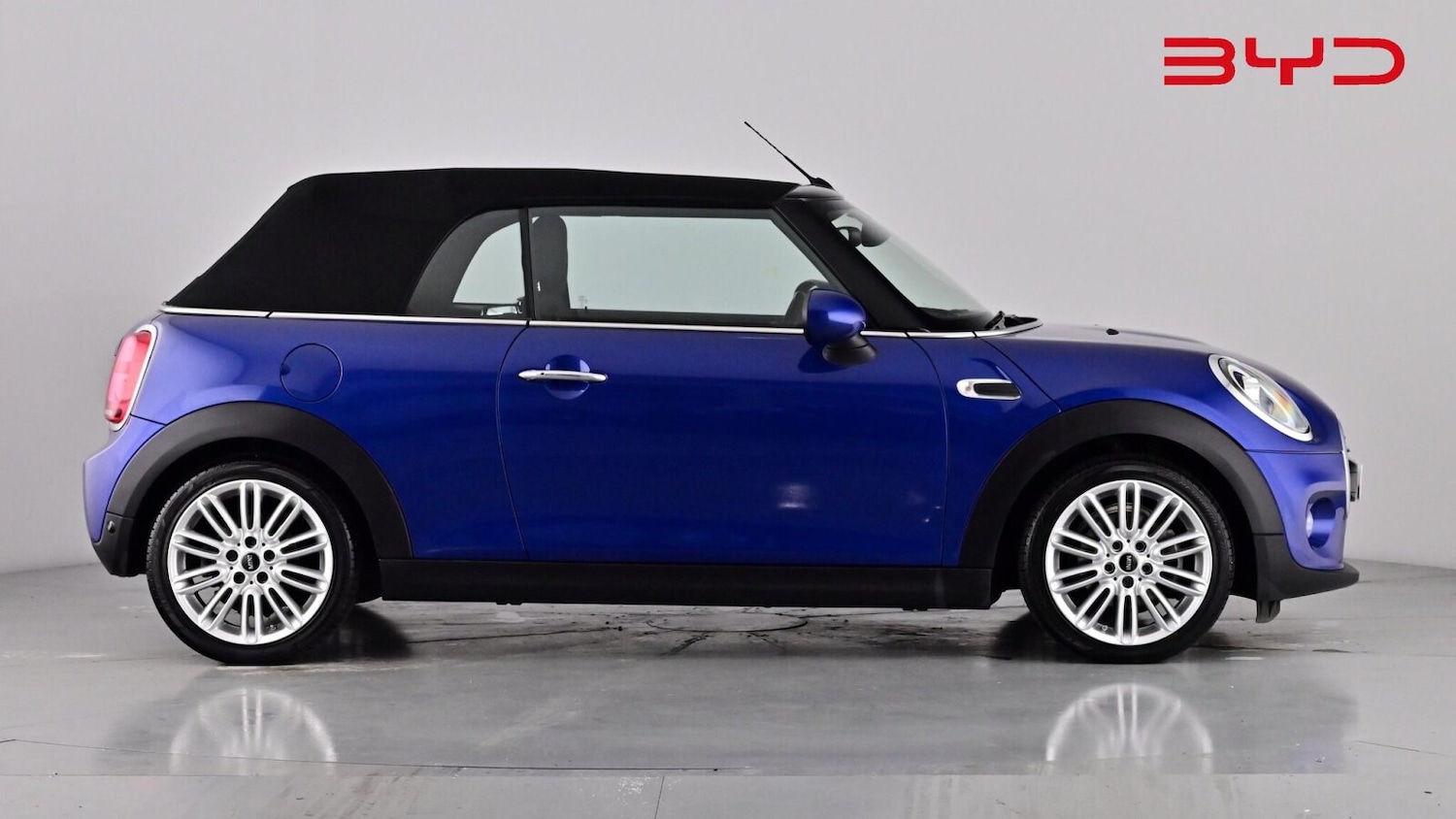 Used MINI Convertible 2018 for sale - 77256370: Photo 3
