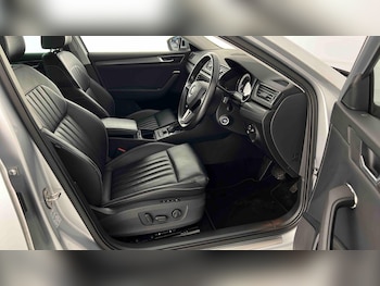 Used Skoda Superb 2020 for sale - 75735222: Photo