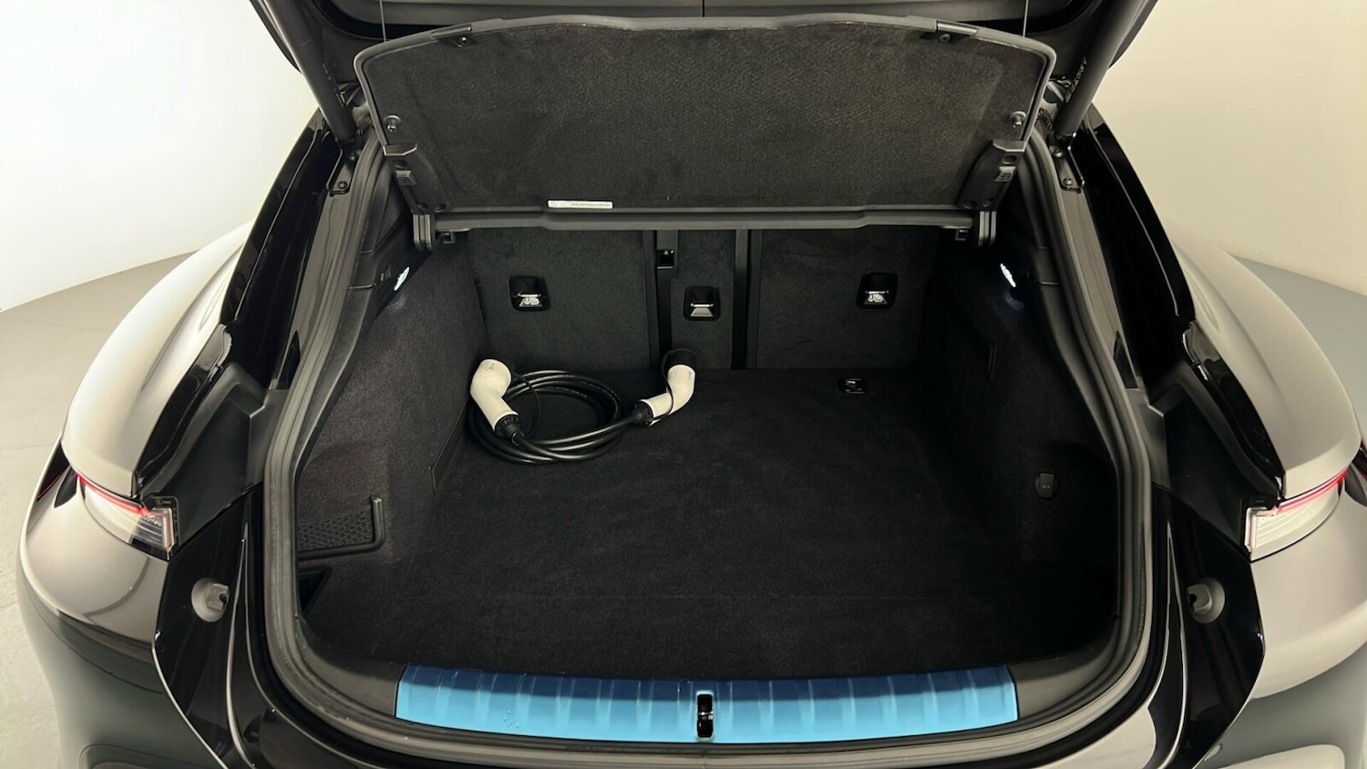 Used Porsche Taycan 2022 for sale - 76804071: Photo 24