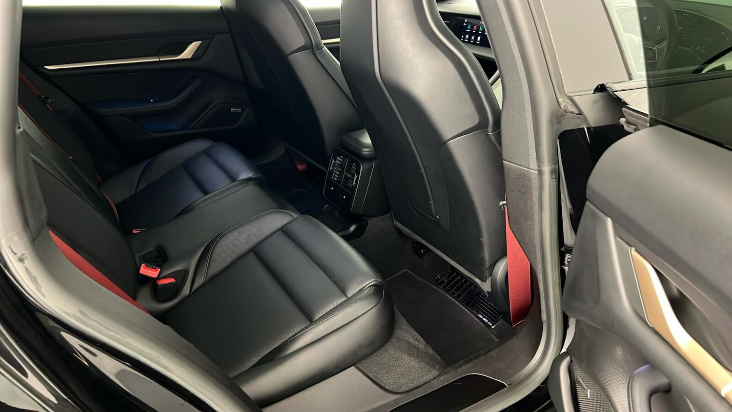 Used Porsche Taycan 2022 for sale - 76804071: Photo 25