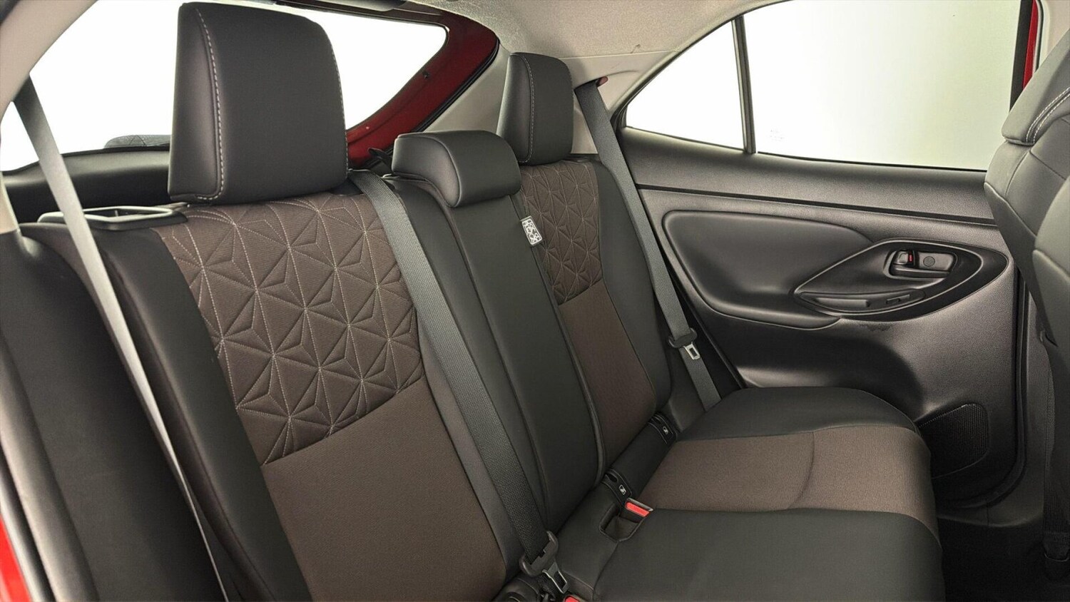 Used Toyota Yaris Cross 2023 for sale - 77461772: Photo 32