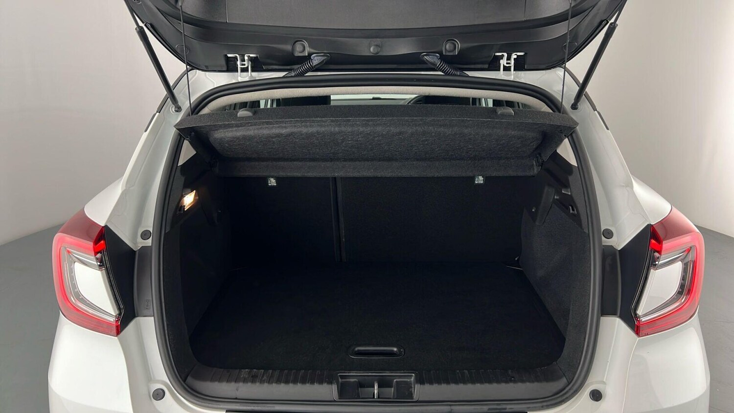 Used Renault Captur 2021 for sale - 76907968: Photo 23