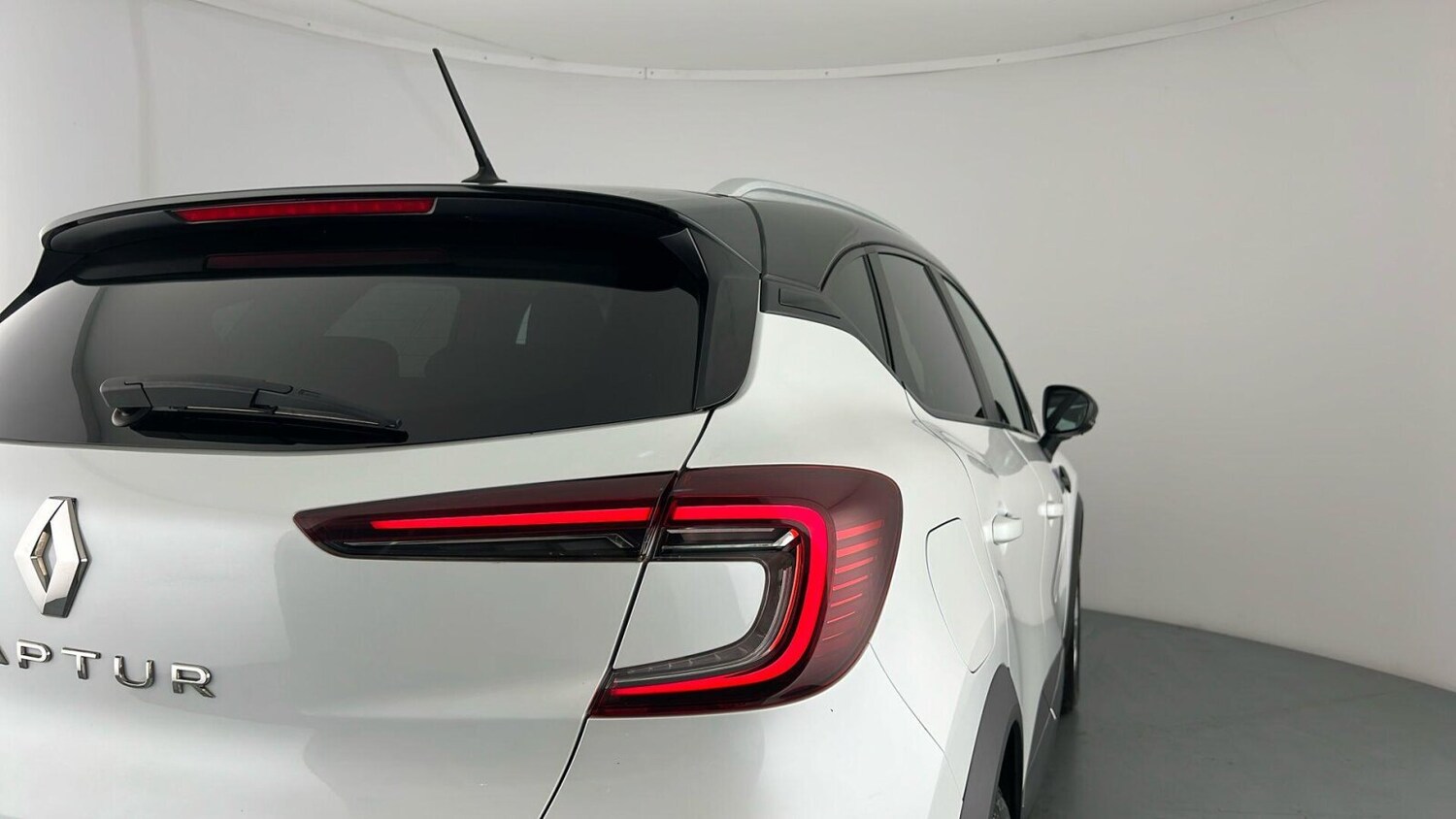 Used Renault Captur 2021 for sale - 76907968: Photo 32