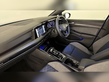 Used Volkswagen Golf 2024 for sale - 78596313: Photo