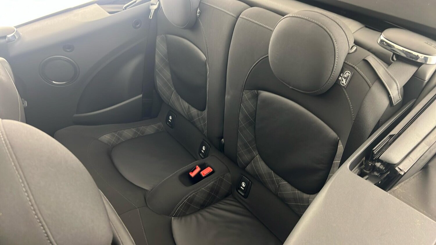 Used MINI Convertible 2018 for sale - 76161411: Photo 12