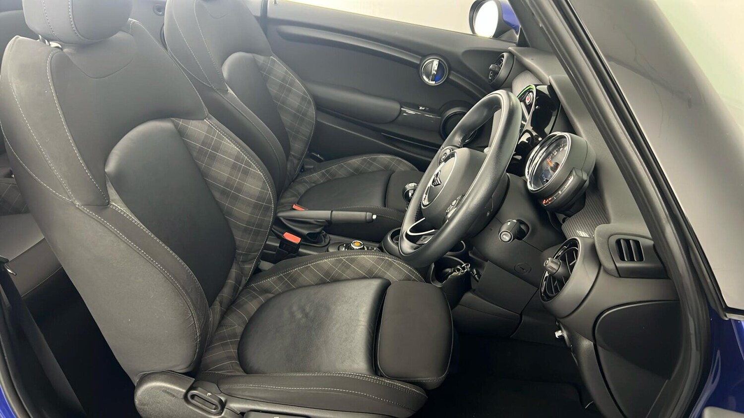 Used MINI Convertible 2018 for sale - 76161411: Photo 16