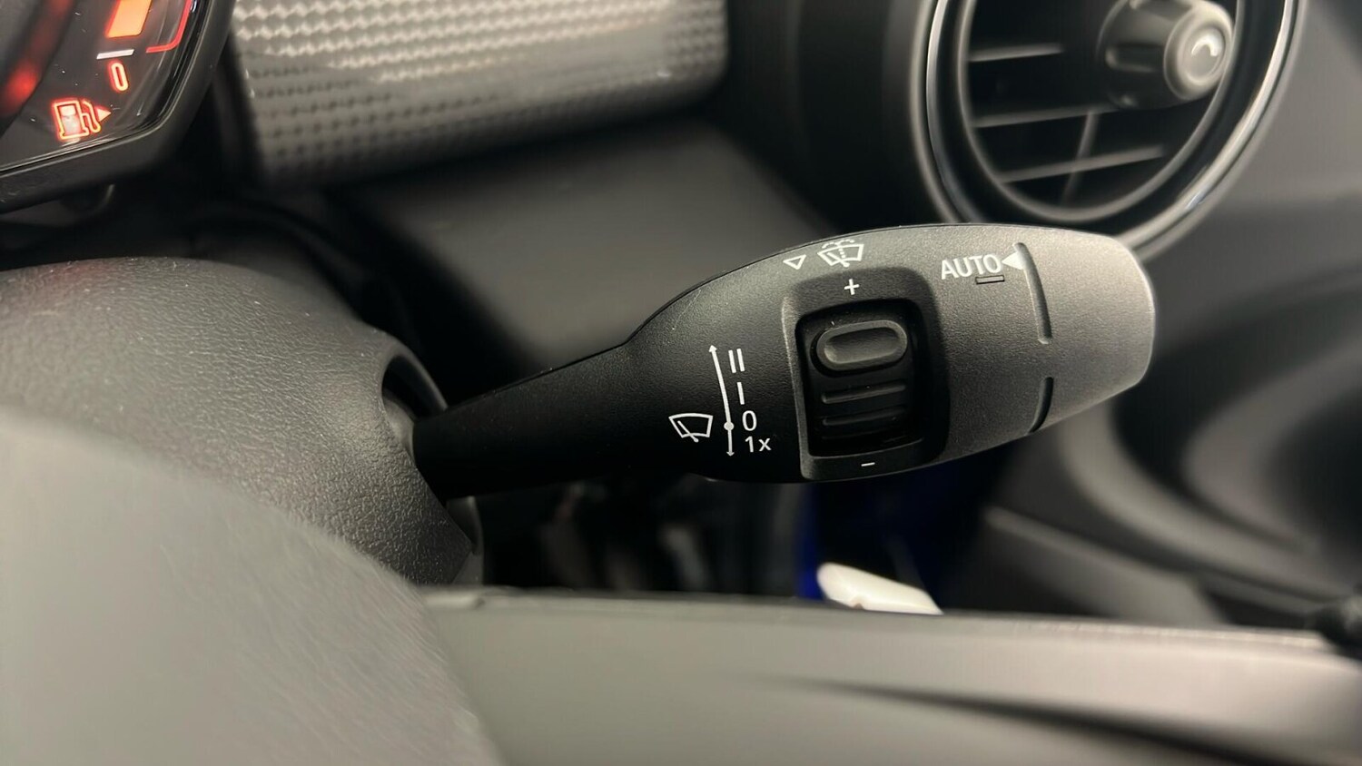 Used MINI Convertible 2018 for sale - 76161411: Photo 32