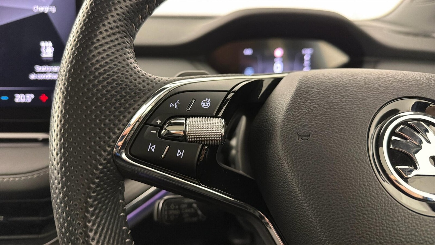 Used Skoda Enyaq 2023 for sale - 77326330: Photo 18