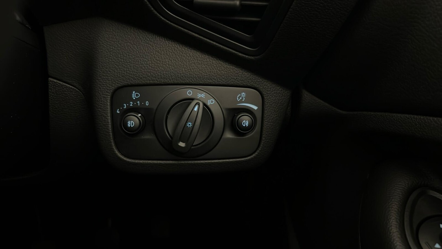 Used Ford Kuga 2018 for sale - 76410595: Photo 39