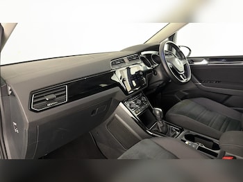 Used Volkswagen Touran 2021 for sale - 78977938: Photo