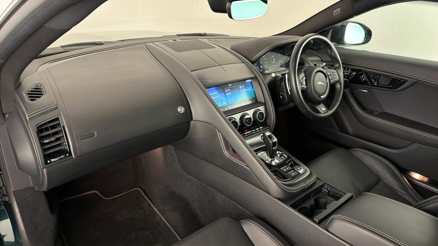 Used Jaguar F-Type 2021 for sale - 78042064: Photo 2