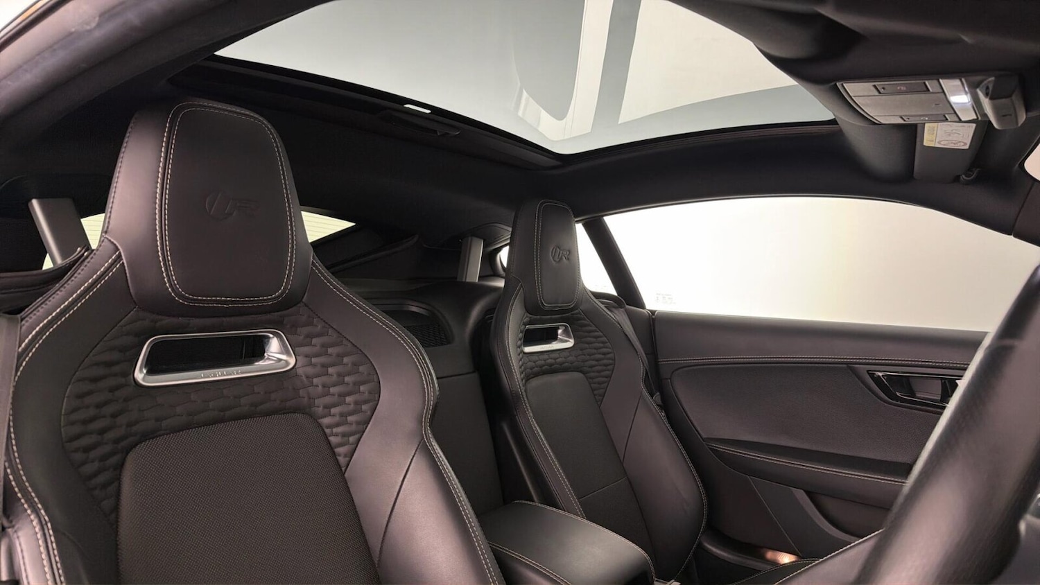 Used Jaguar F-Type 2021 for sale - 78042064: Photo 33