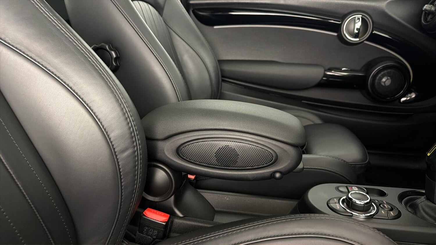 Used MINI Hatch 2022 for sale - 77959876: Photo 32