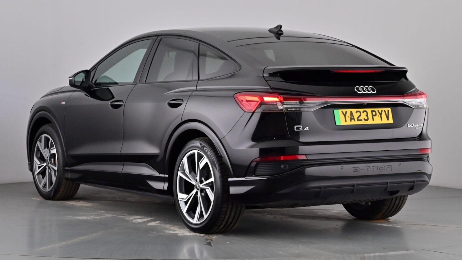 Used Audi Q4 e-tron 2023 for sale - 77685722: Photo 2