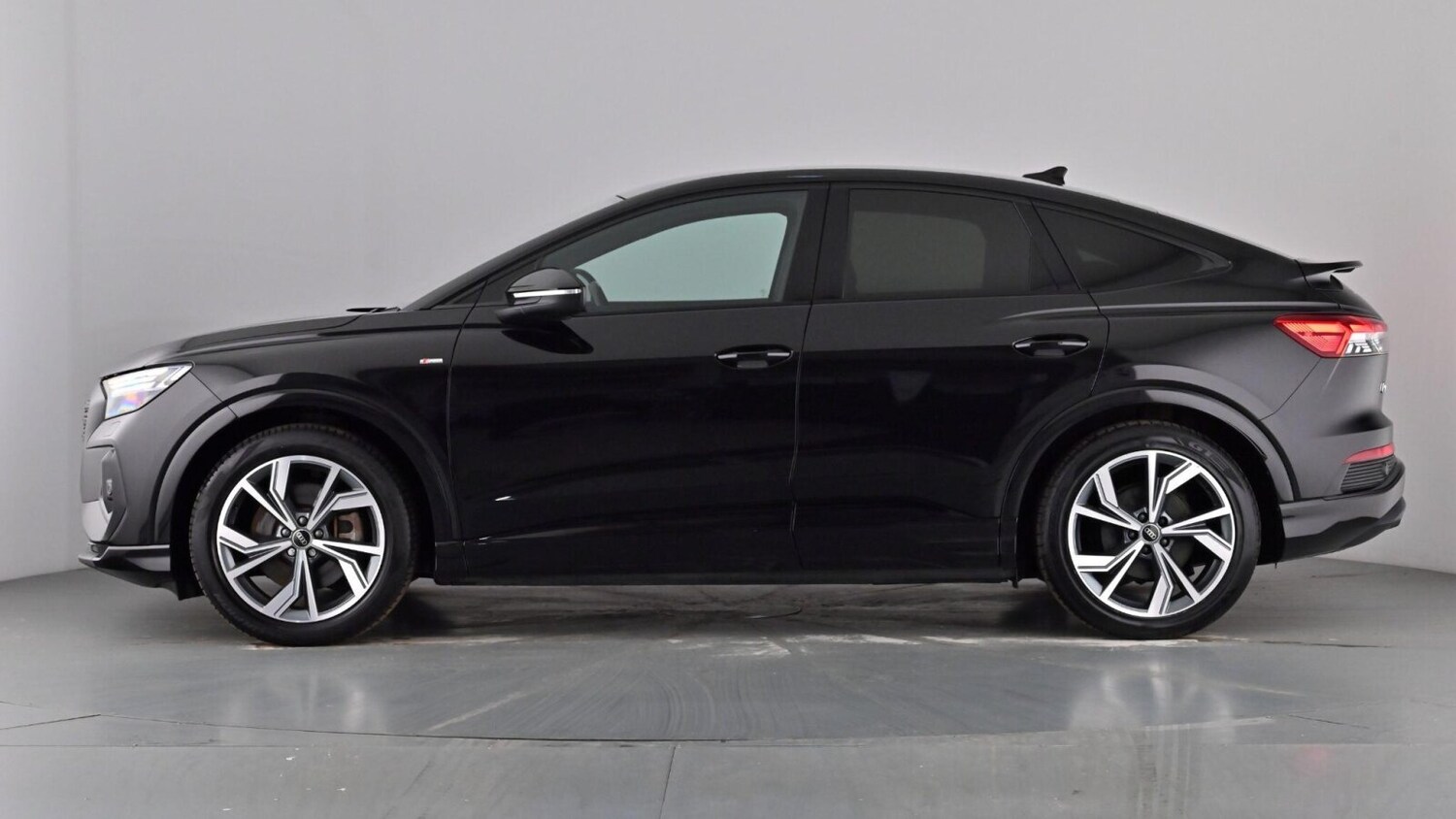 Used Audi Q4 e-tron 2023 for sale - 77685722: Photo 7