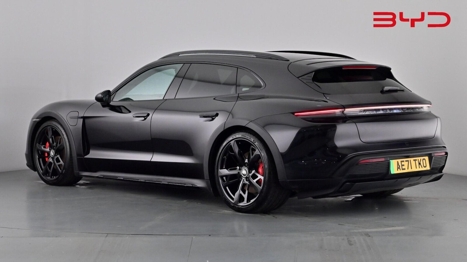 Used Porsche Taycan 2021 for sale - 77198172: Photo 4