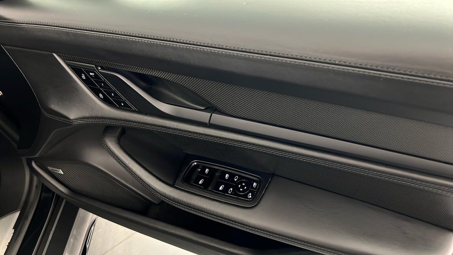 Used Porsche Taycan 2021 for sale - 77198172: Photo 46