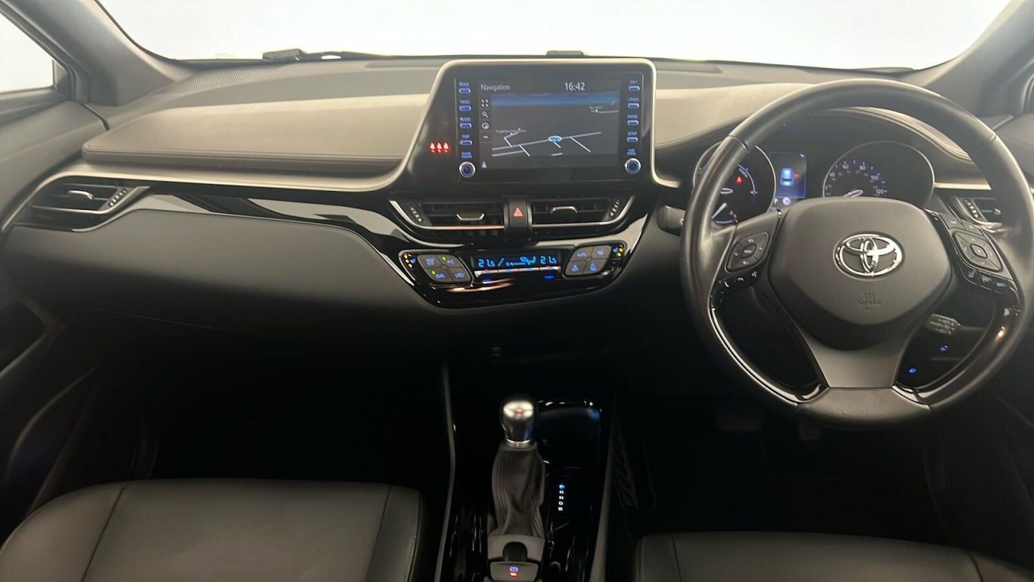 Used Toyota C-HR 2021 for sale - 76154843: Photo 3