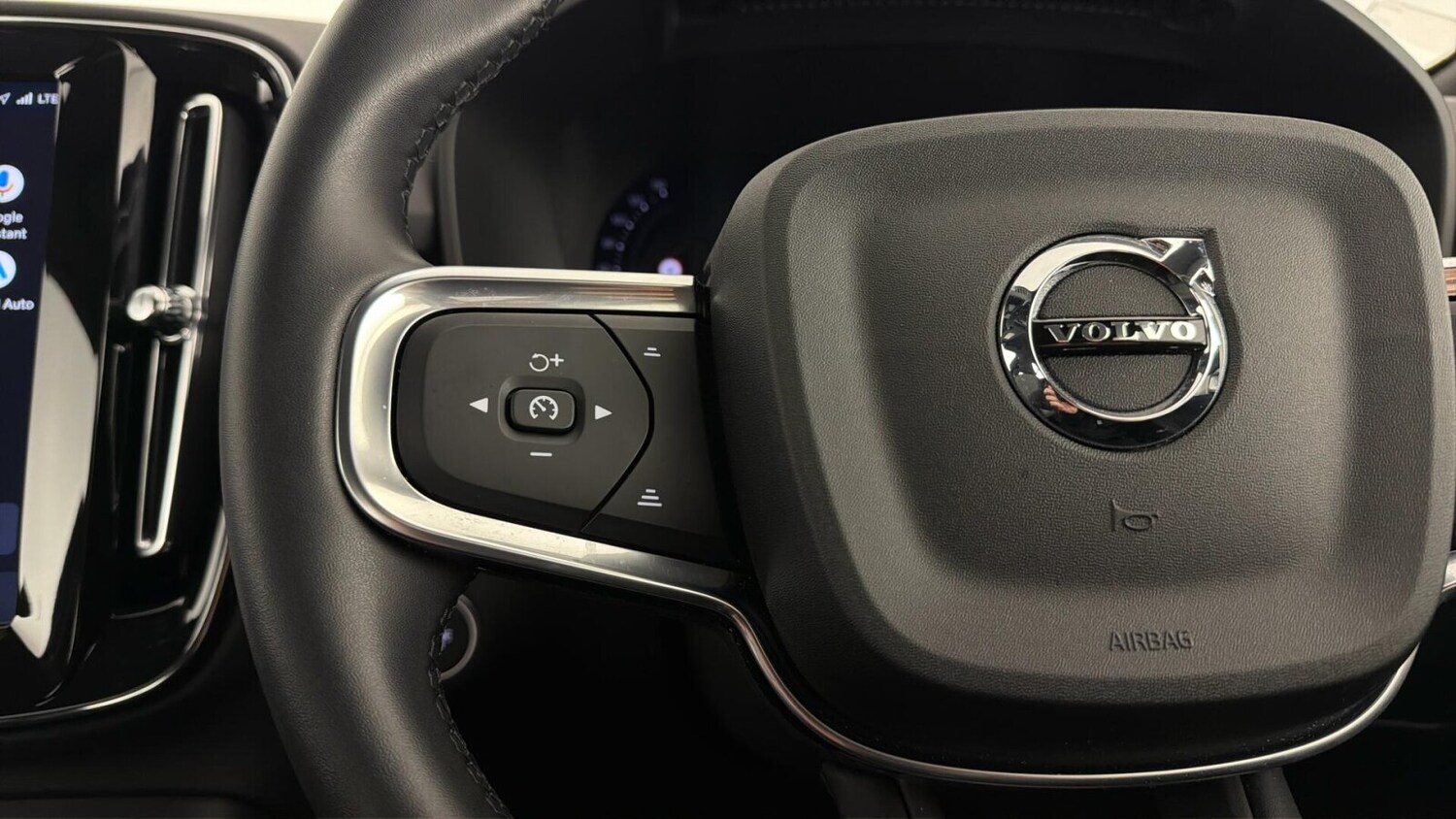 Used Volvo XC40 2024 for sale - 77959965: Photo 10