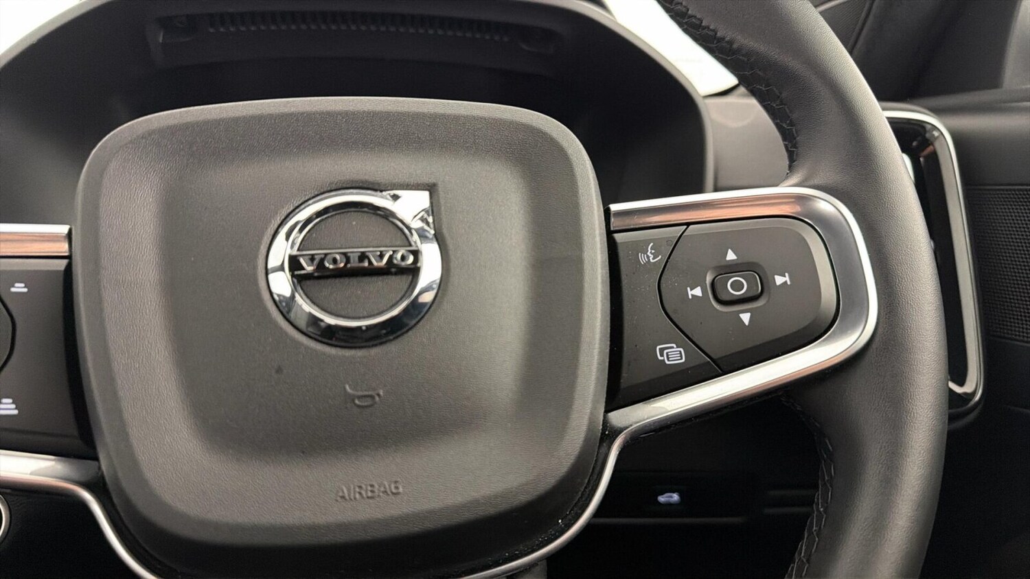 Used Volvo XC40 2024 for sale - 77959965: Photo 11