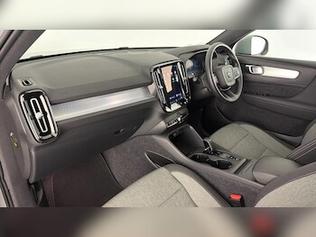 Used Volvo XC40 2024 for sale - 77959965: Photo