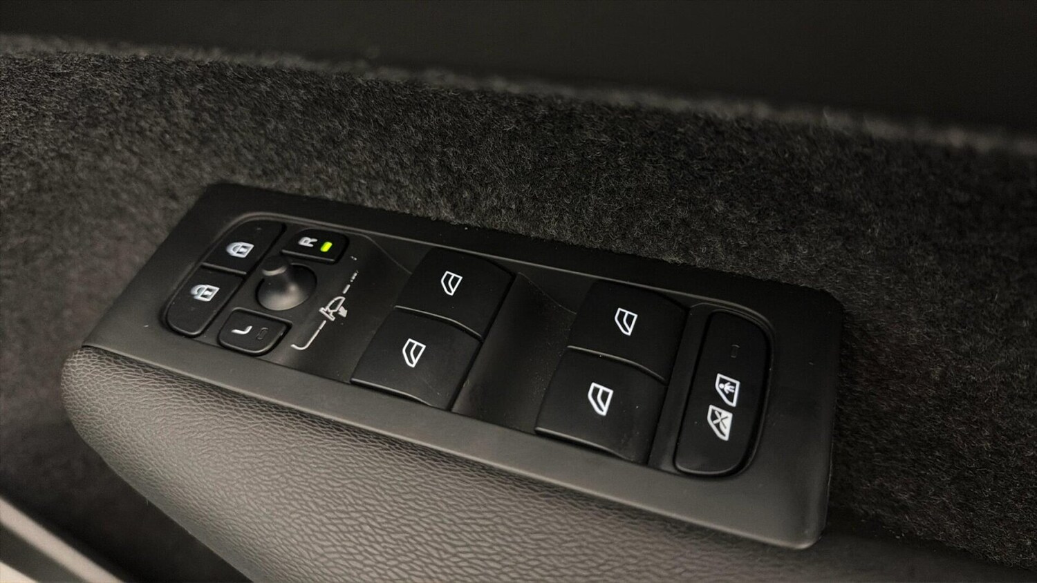 Used Volvo XC40 2024 for sale - 77959965: Photo 33