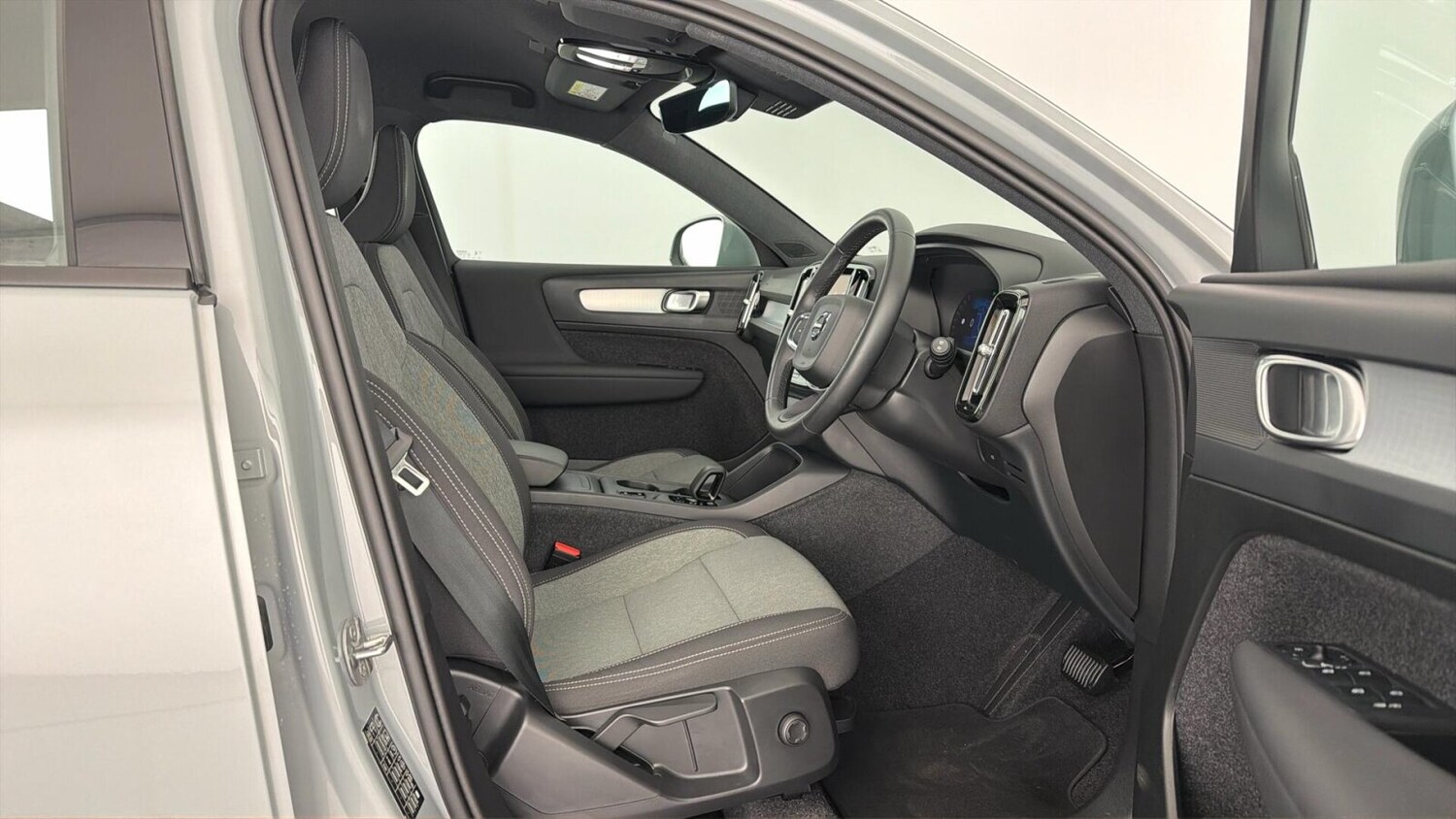 Used Volvo XC40 2024 for sale - 77959965: Photo 8