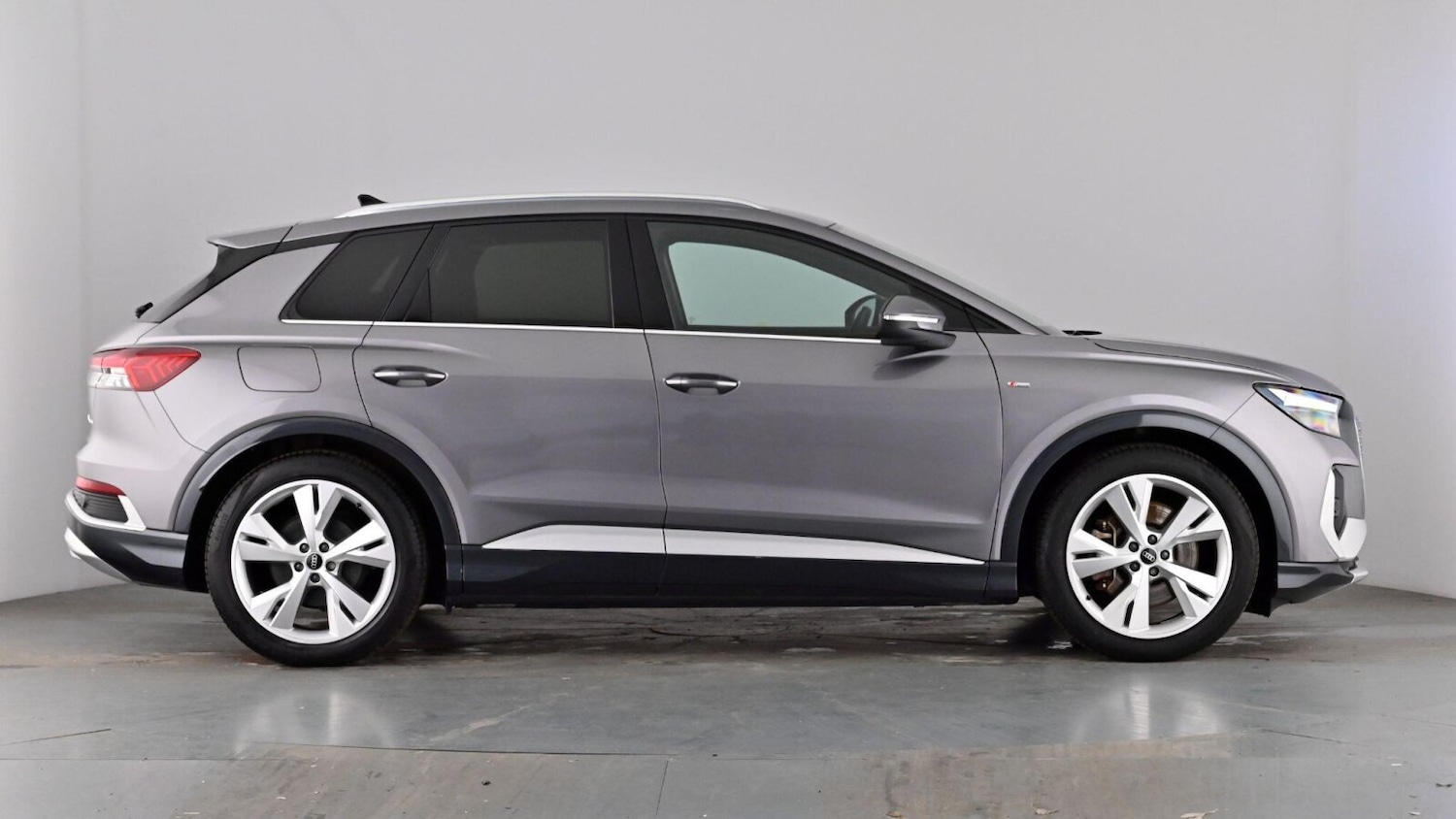 Used Audi Q4 e-tron 2023 for sale - 77685720: Photo 3