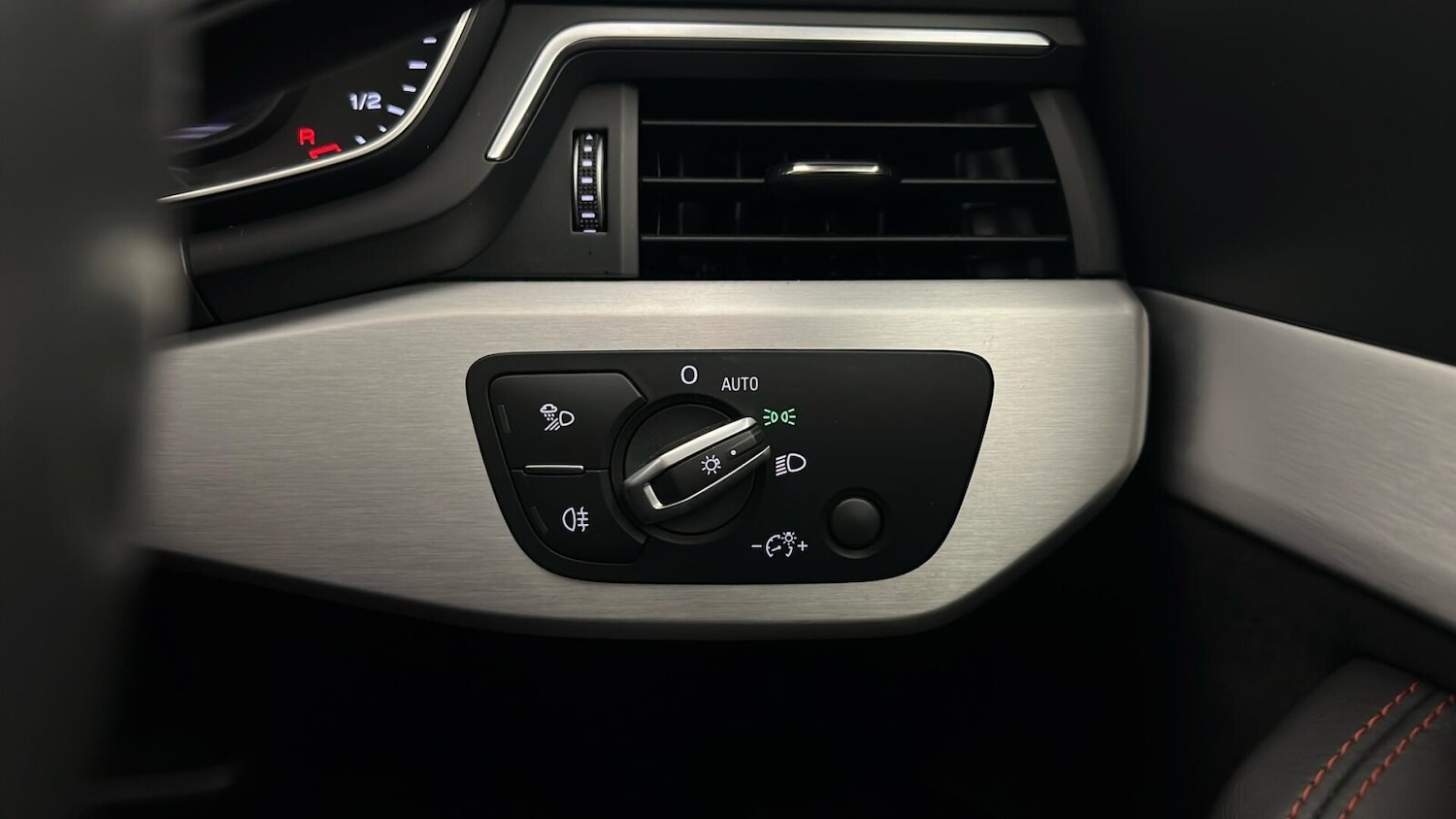 Used Audi A4 2018 for sale - 77205564: Photo 43