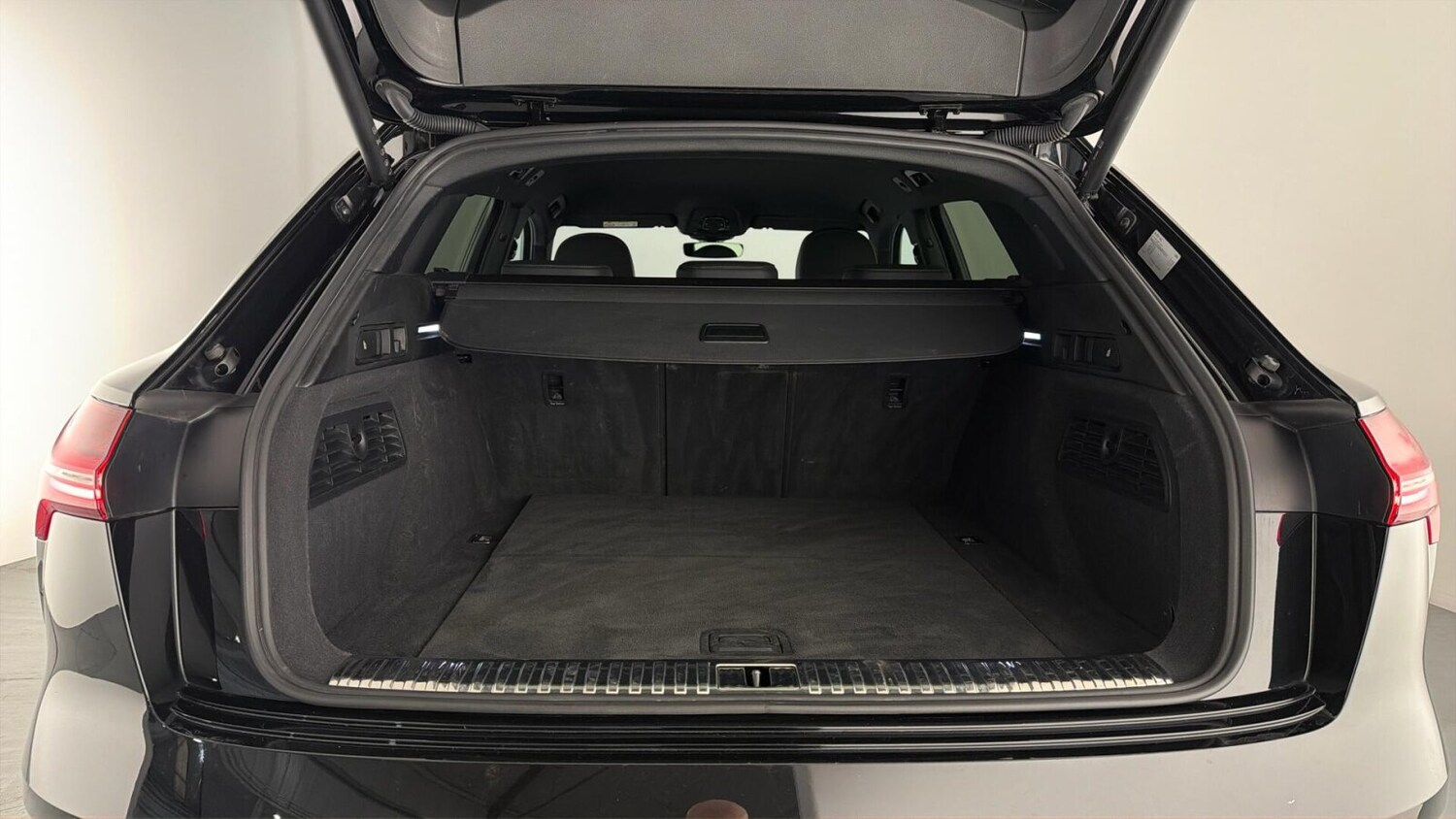 Used Audi e-tron 2022 for sale - 77885458: Photo 13