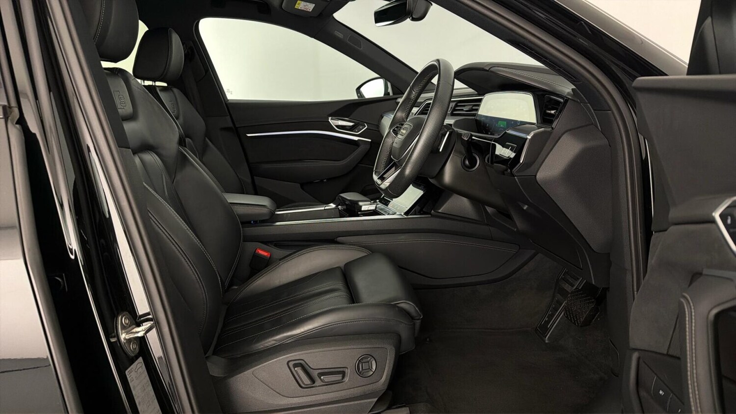 Used Audi e-tron 2022 for sale - 77885458: Photo 16