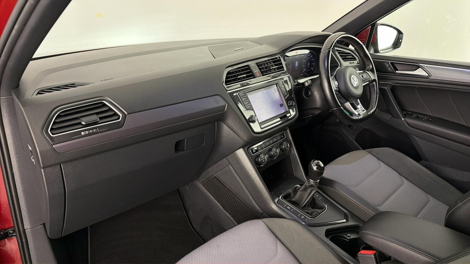 Used Volkswagen Tiguan 2017 for sale - 77755685: Photo 9