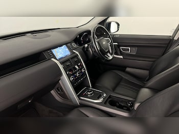 Used Land Rover Discovery Sport 2018 for sale - 76817653: Photo