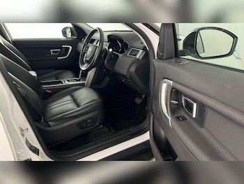 Used Land Rover Discovery Sport 2018 for sale - 76817653: Photo