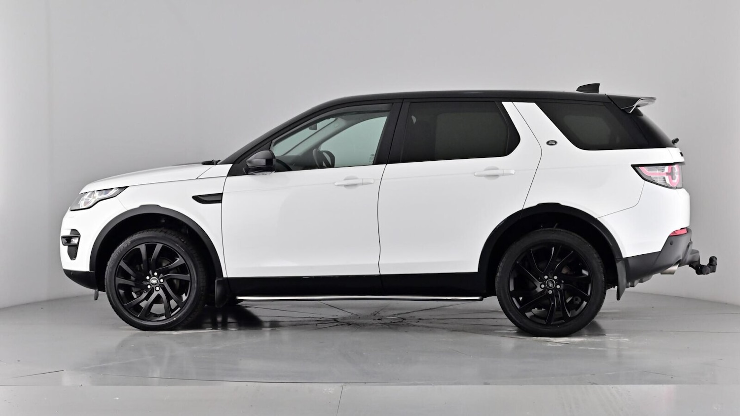Used Land Rover Discovery Sport 2018 for sale - 76817653: Photo 53