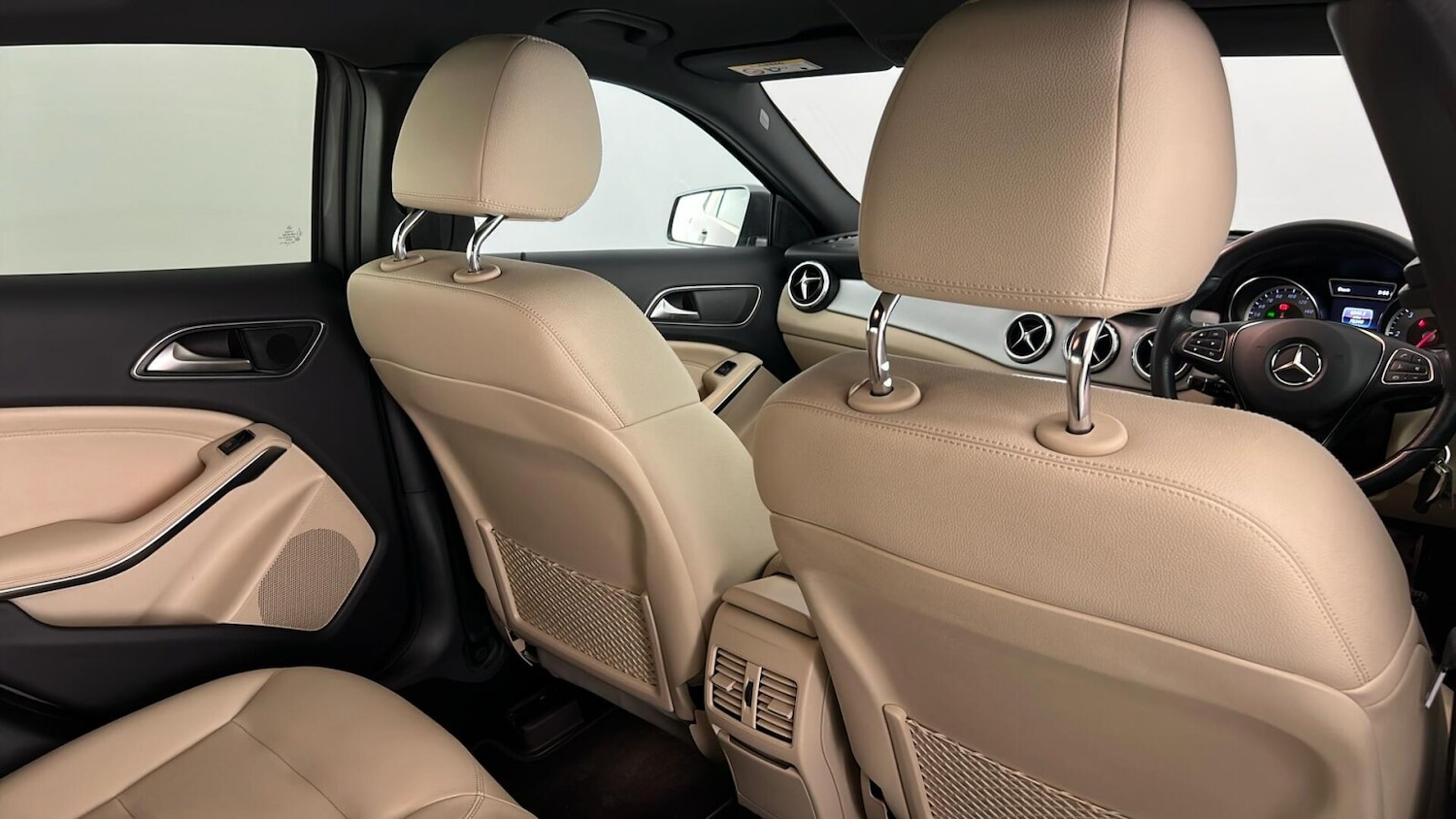 Used Mercedes-Benz GLA 2016 for sale - 76660867: Photo 24