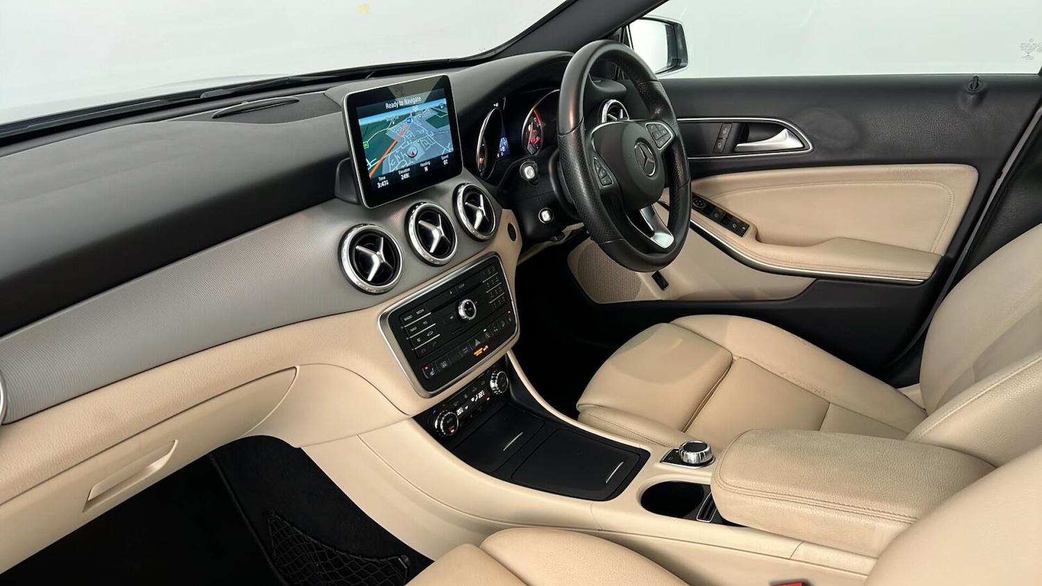 Used Mercedes-Benz GLA 2016 for sale - 76660867: Photo 3