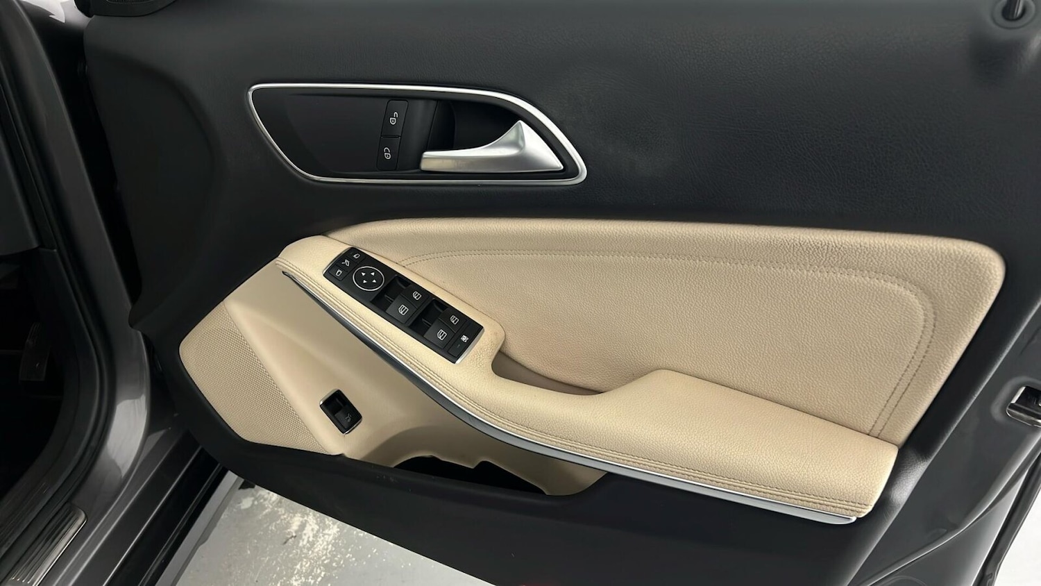 Used Mercedes-Benz GLA 2016 for sale - 76660867: Photo 35