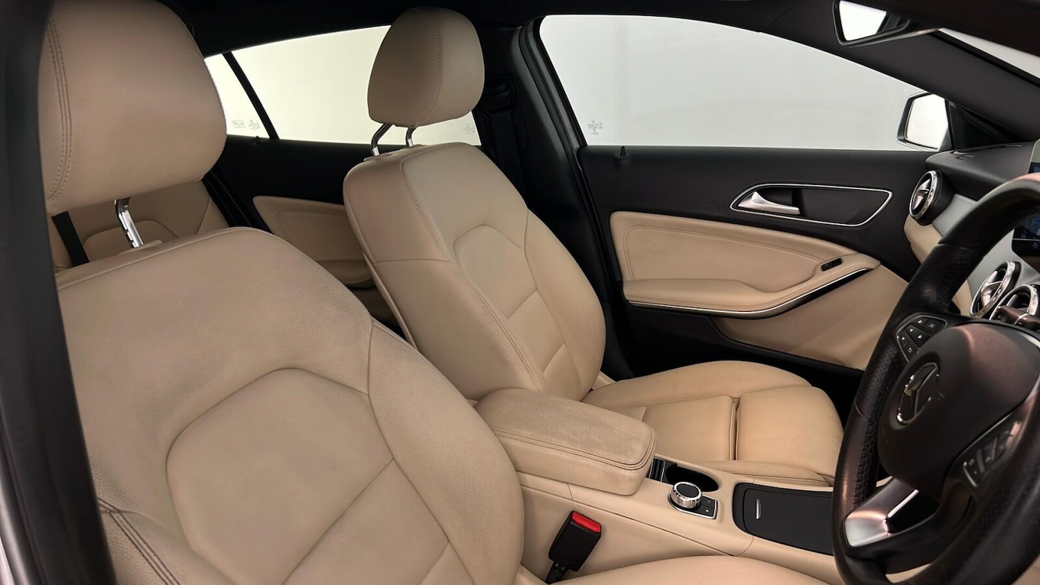 Used Mercedes-Benz GLA 2016 for sale - 76660867: Photo 37