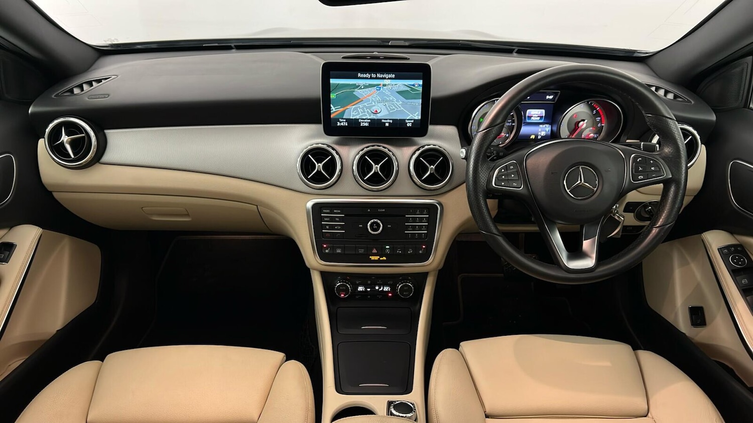 Used Mercedes-Benz GLA 2016 for sale - 76660867: Photo 4