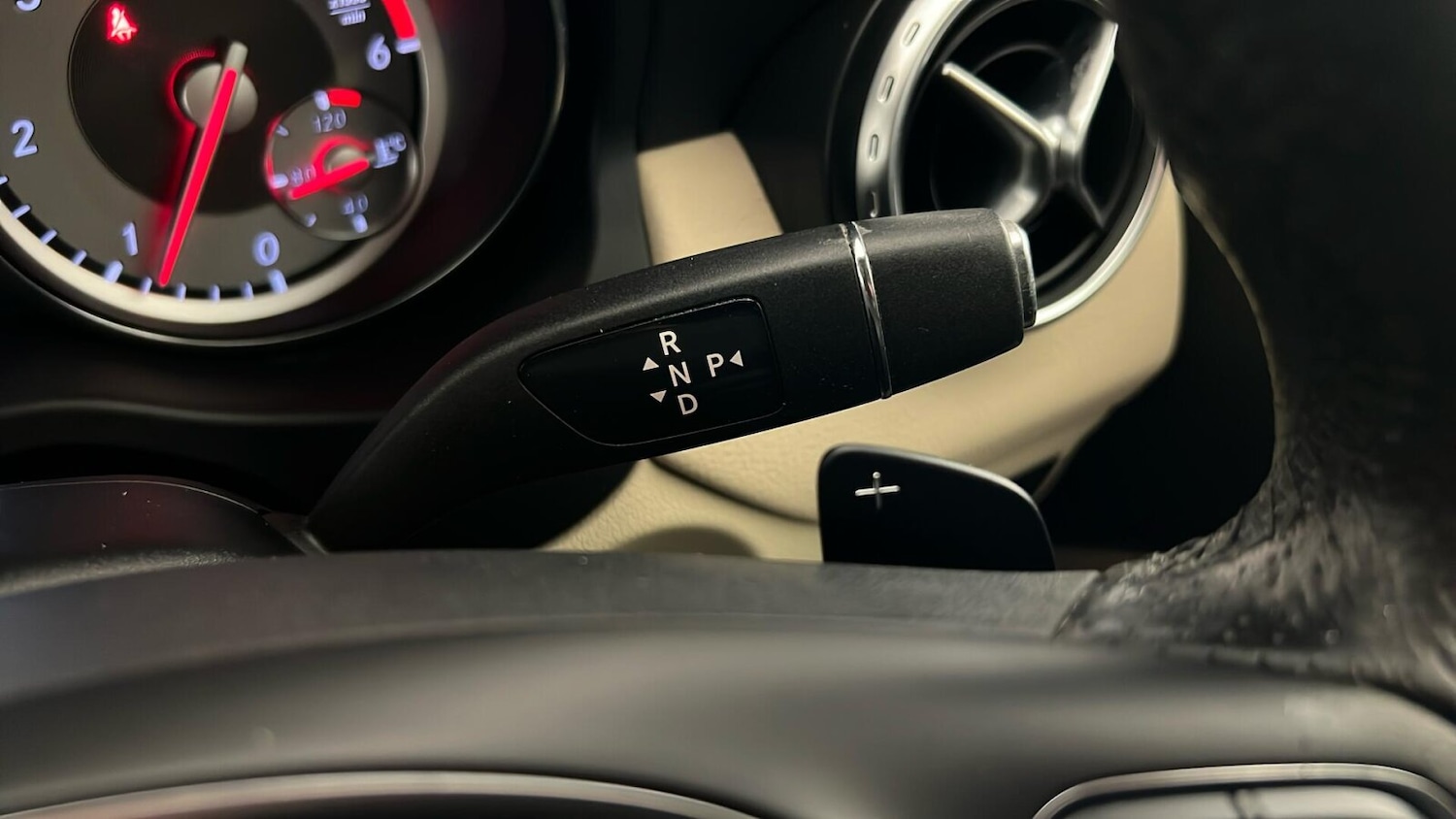 Used Mercedes-Benz GLA 2016 for sale - 76660867: Photo 40