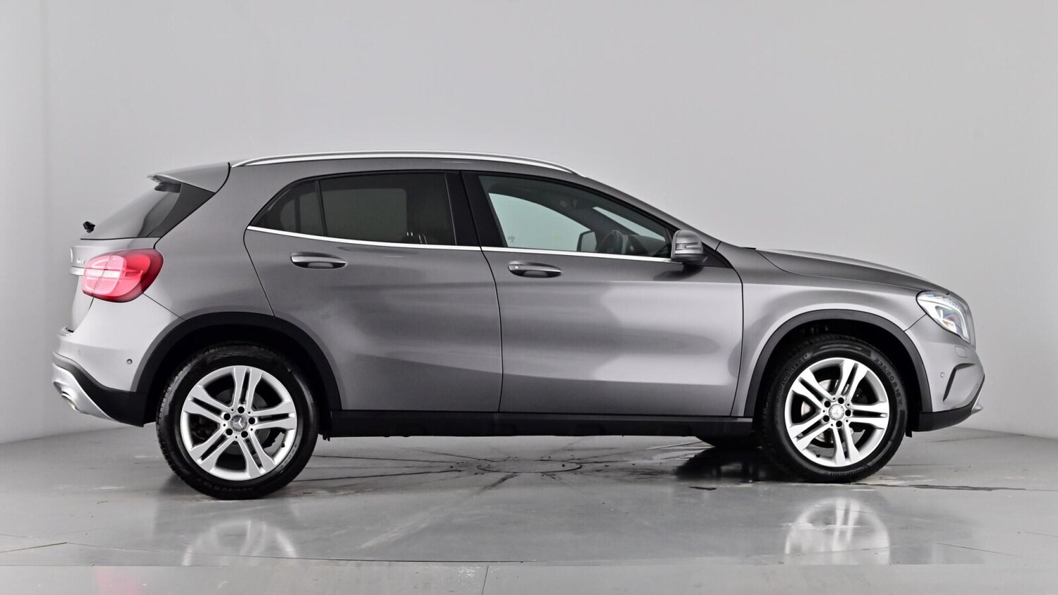 Used Mercedes-Benz GLA 2016 for sale - 76660867: Photo 81