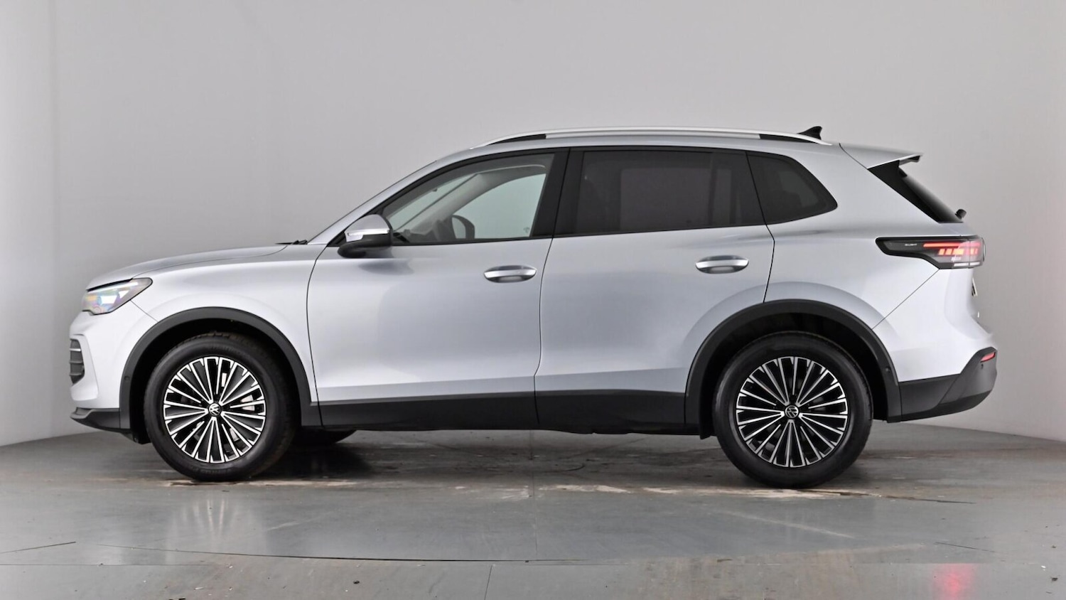 Used Volkswagen Tiguan 2024 for sale - 77492676: Photo 54