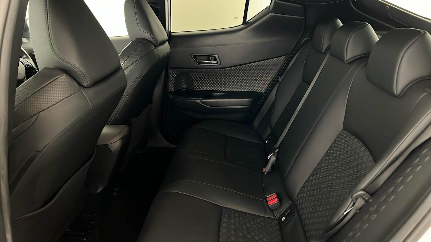 Used Toyota C-HR 2021 for sale - 76161477: Photo 17