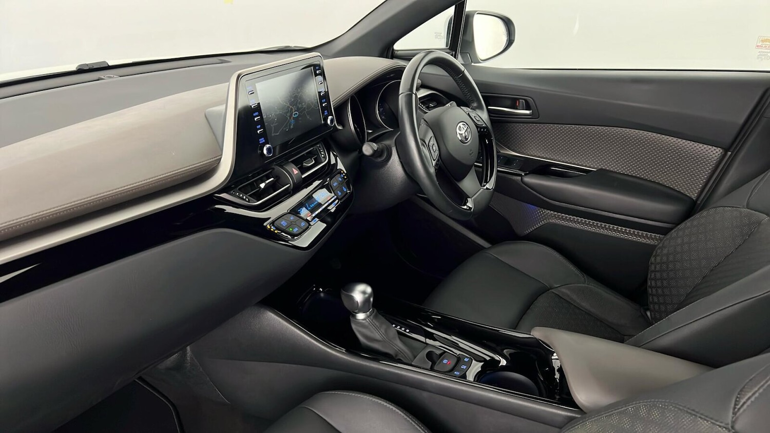 Used Toyota C-HR 2021 for sale - 76161477: Photo 3