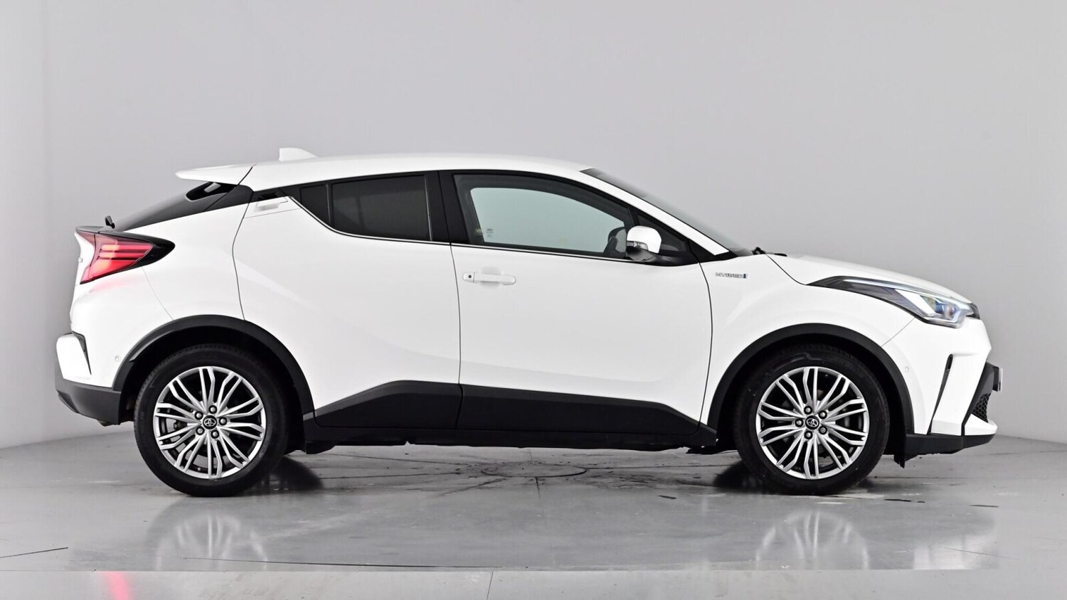 Used Toyota C-HR 2021 for sale - 76161477: Photo 76
