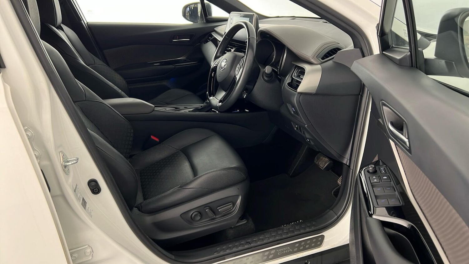 Used Toyota C-HR 2021 for sale - 76161477: Photo 8