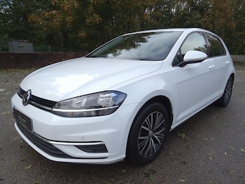 Used Volkswagen Golf 2018 for sale - 76989328: Photo